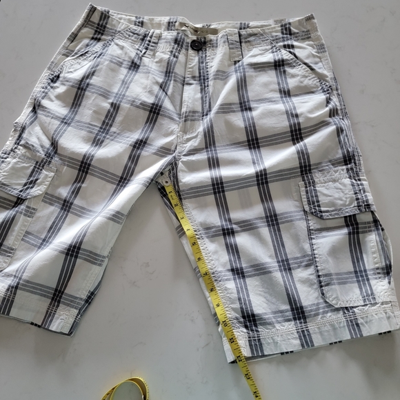 Shorts - Picture 7 of 8